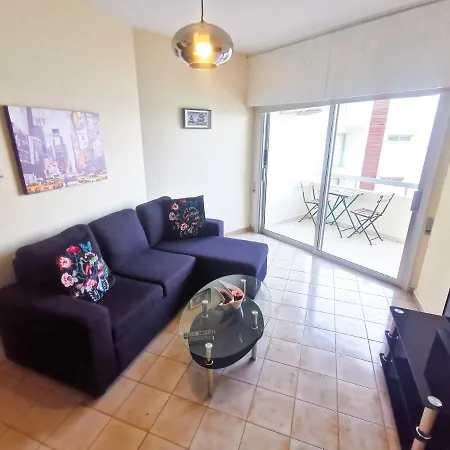 Flirty Flamingo Seaview Seafront Apartmán