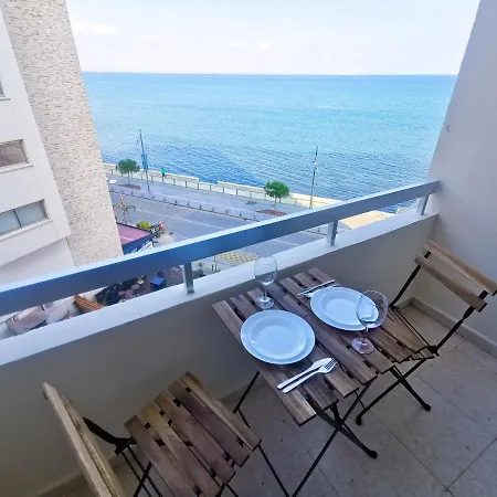 Flirty Flamingo Seaview Seafront